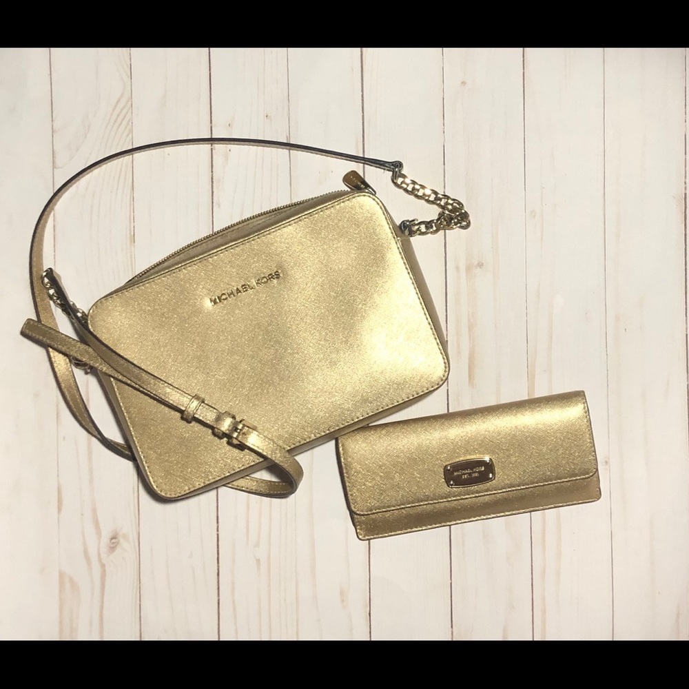 Crossbody with wallet